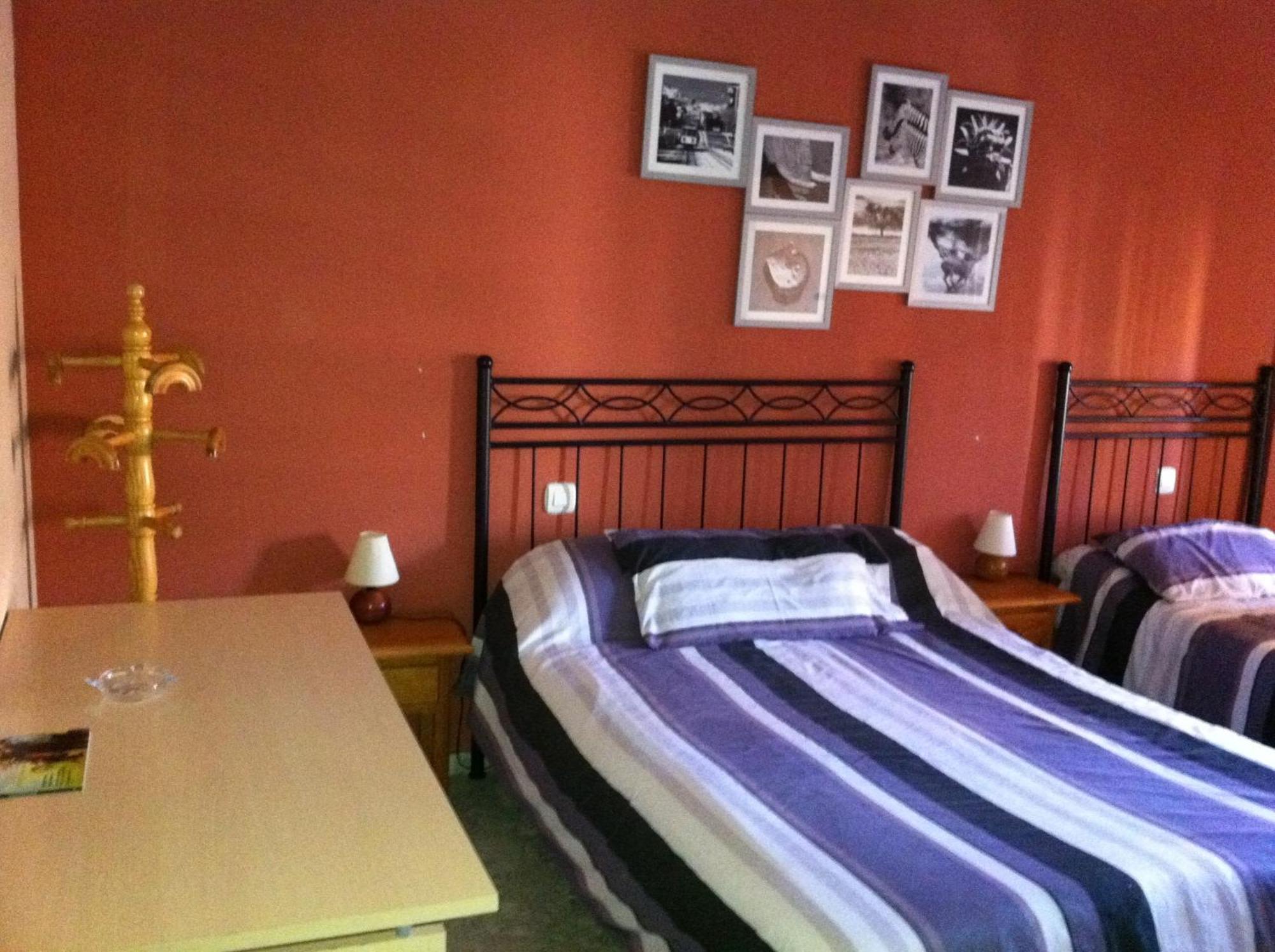 Hostal Neptuno Caces Esterno foto